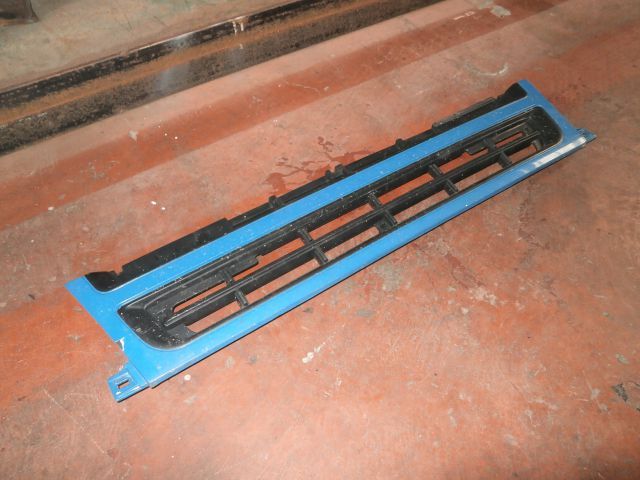 ラジエーターグリル