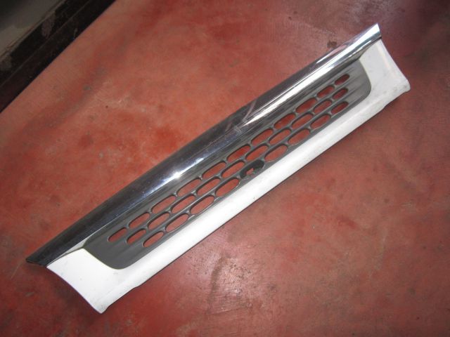 ラジエーターグリル