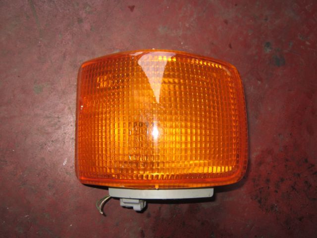ウィンカー(右)