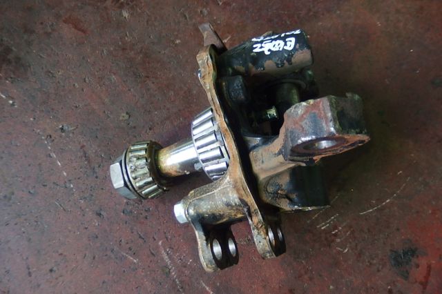 ナックルAy2軸目(左)