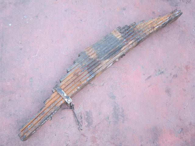 リーフスプリングAy(後右)