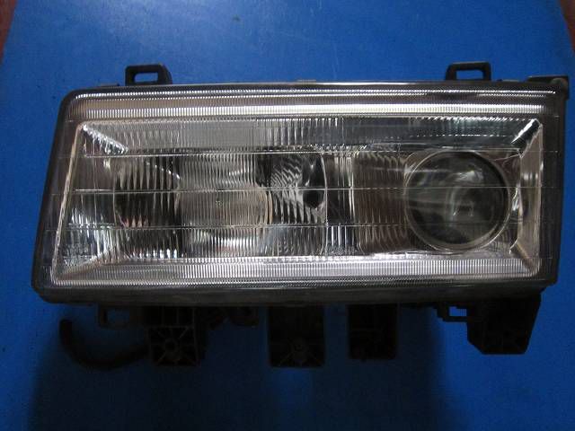 ヘッドライトAy(左)