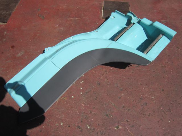 Fフェンダーパネル(右)