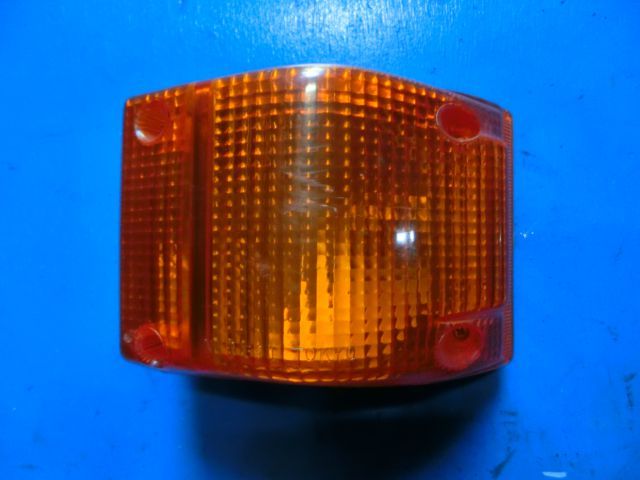 ウィンカー(左)