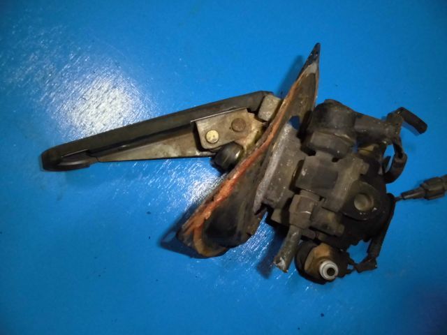 ブレーキバルブ