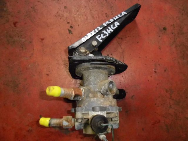 ブレーキバルブ