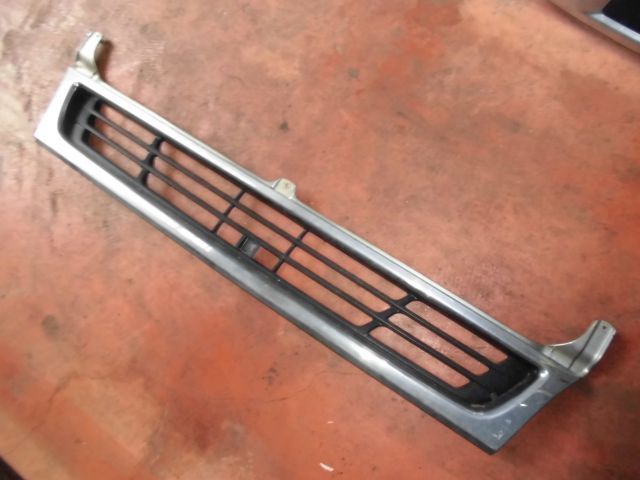 ラジエーターグリル