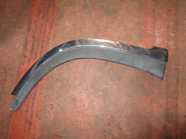 Fフェンダーパネル(左)