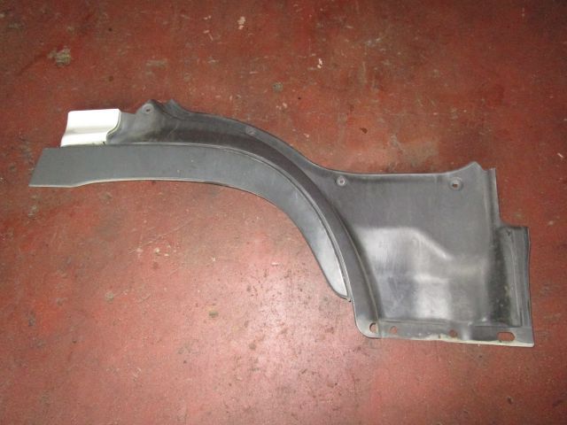 Fフェンダーパネル(右)