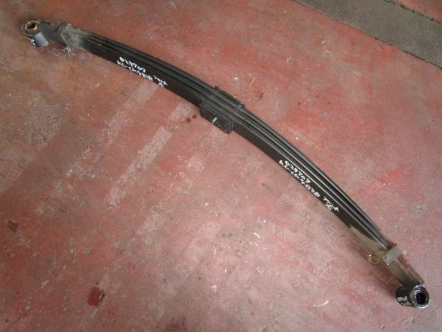 リーフスプリングAy(前右)