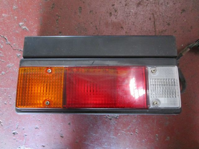 テールランプ(左)