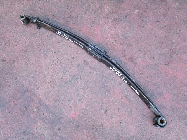 リーフスプリングAy(前右)