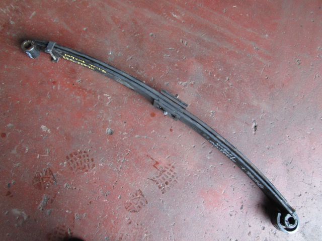 リーフスプリングAy(前右)