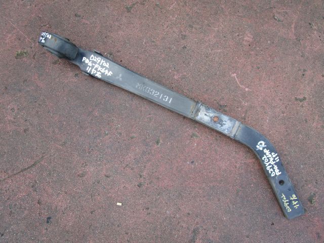 リーフスプリングAy(後右)