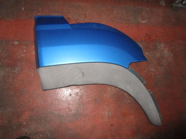 Fフェンダーパネル(右)