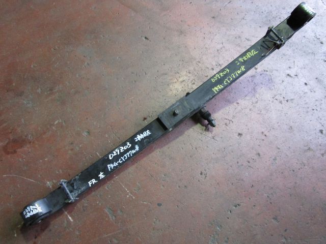 リーフスプリングAy(前左)