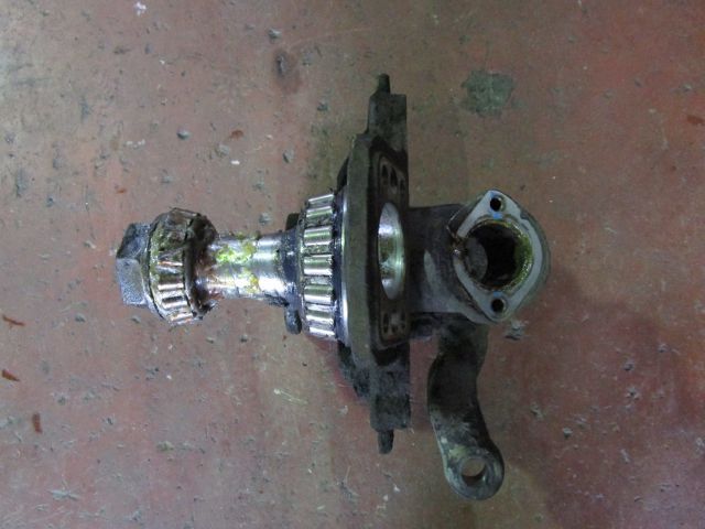 ナックルAy1軸目(左)