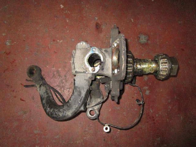 ナックルAy2軸目(右)