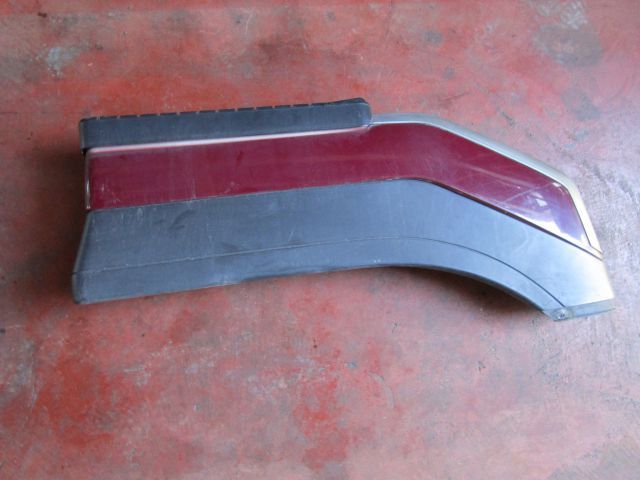 Fフェンダーパネル(右)