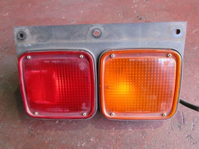 テールランプ(左)