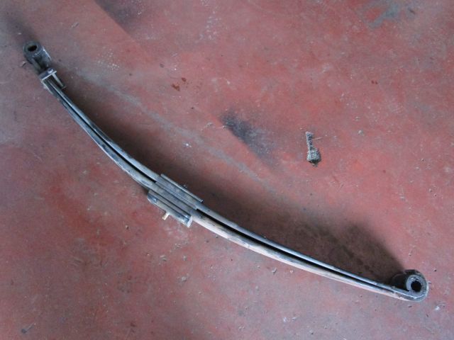 リーフスプリングAy(前右)