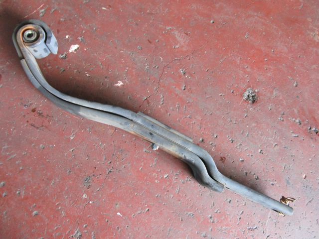 リーフスプリングAy(後左)