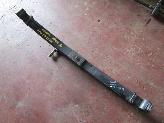 リーフスプリングAy(前右)