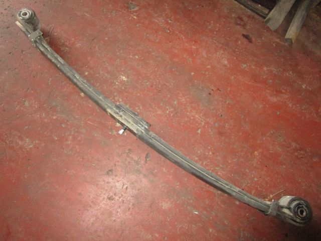 リーフスプリングAy(前右)