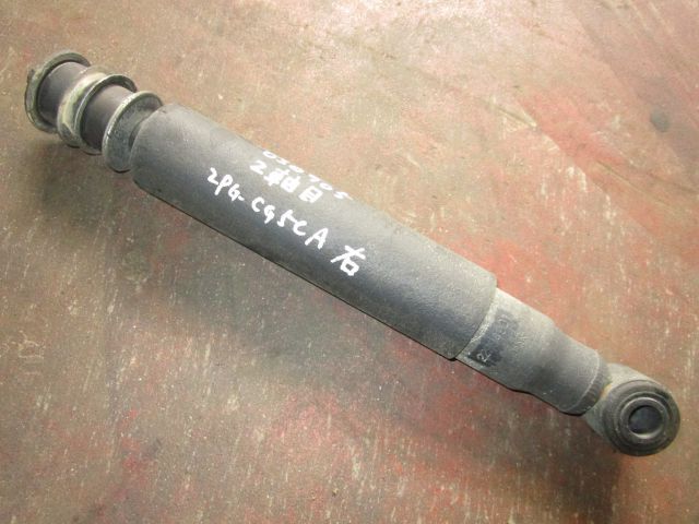 ショックアブソーバー(前右)