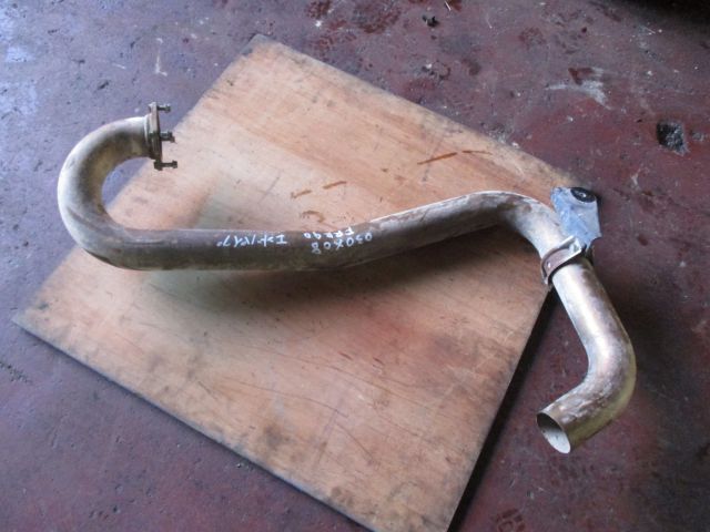 マフラーパイプ