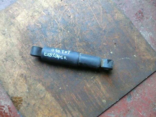 ショックアブソーバー(後右)