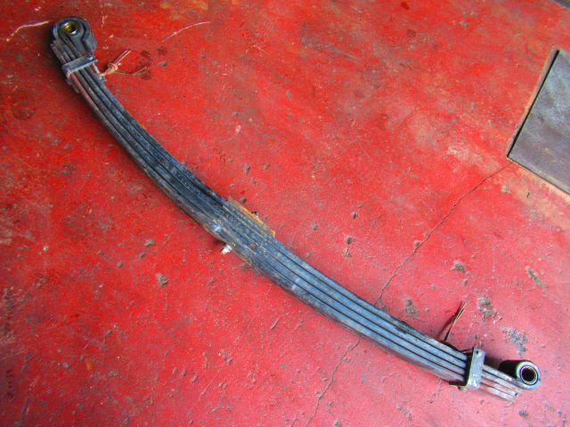 リーフスプリングAy(前右)