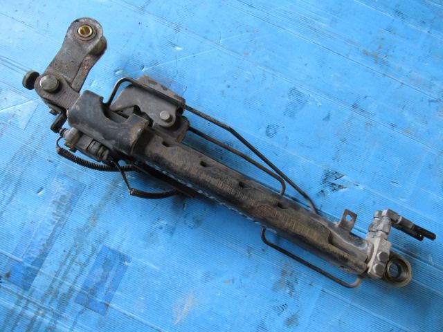 チルトシリンダー