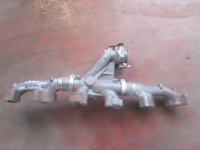 エキゾーストマニホールド