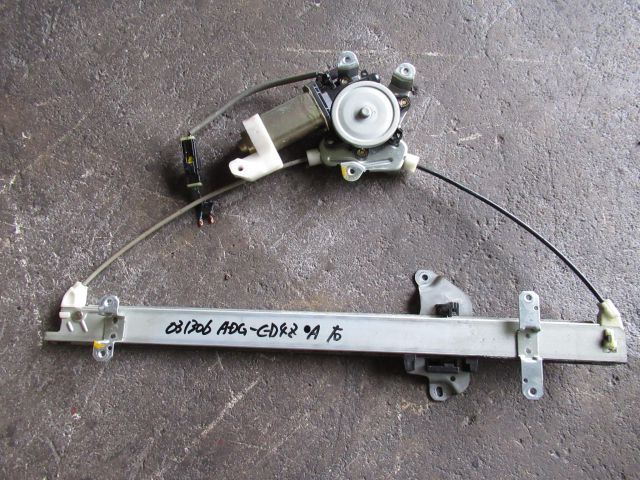 Fドアレギュレーター(右)