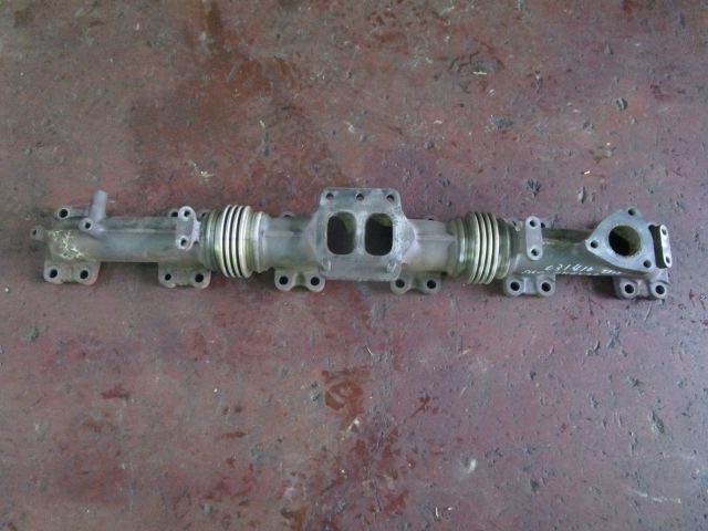 エキゾーストマニホールド