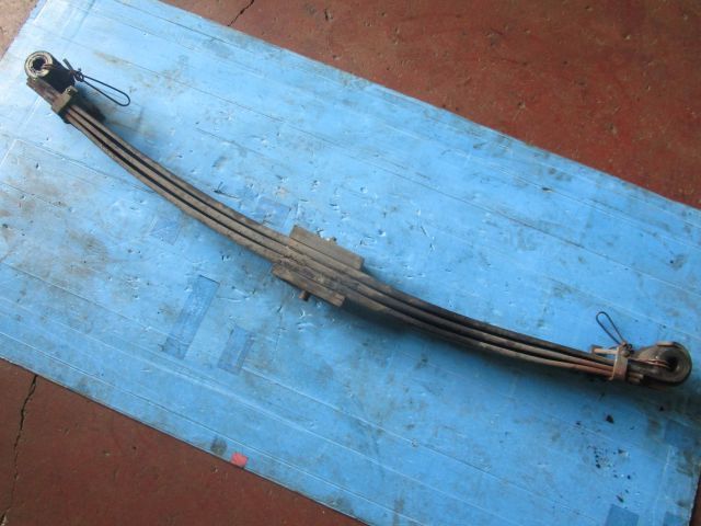 リーフスプリングAy(前右)