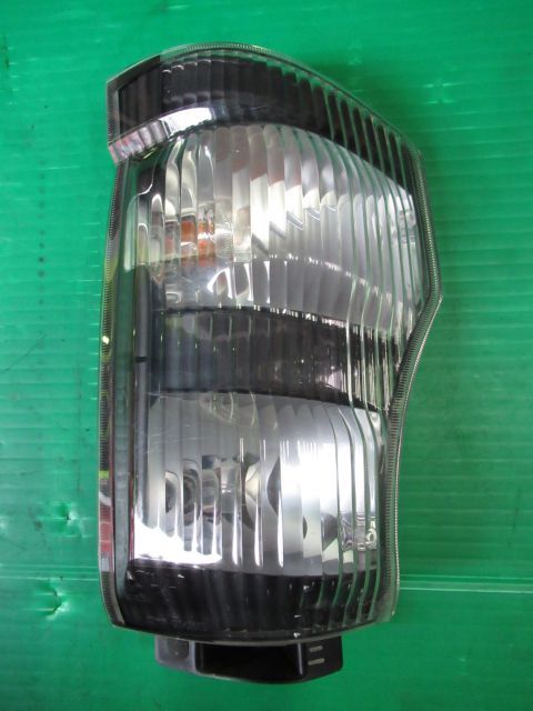 ウィンカー(右)