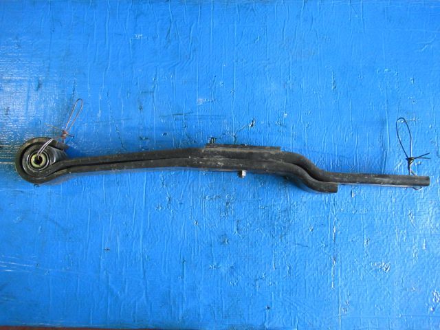 リーフスプリングAy(後右)