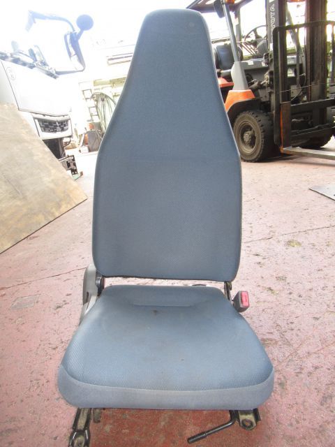 ドライバーシート