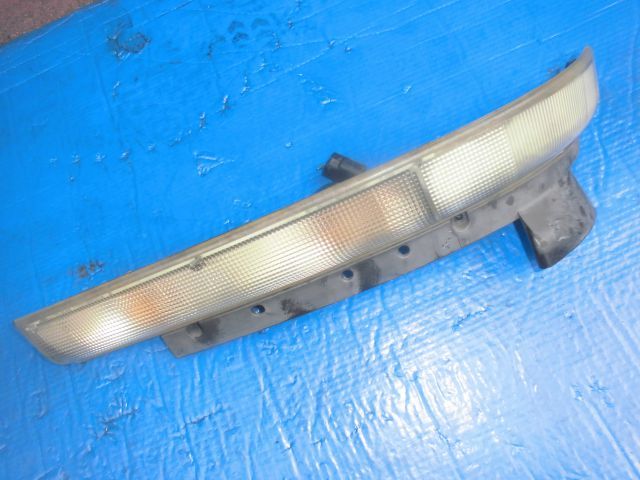 ウィンカー(左)