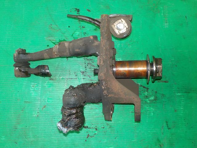 ナックルAy1軸目(右)