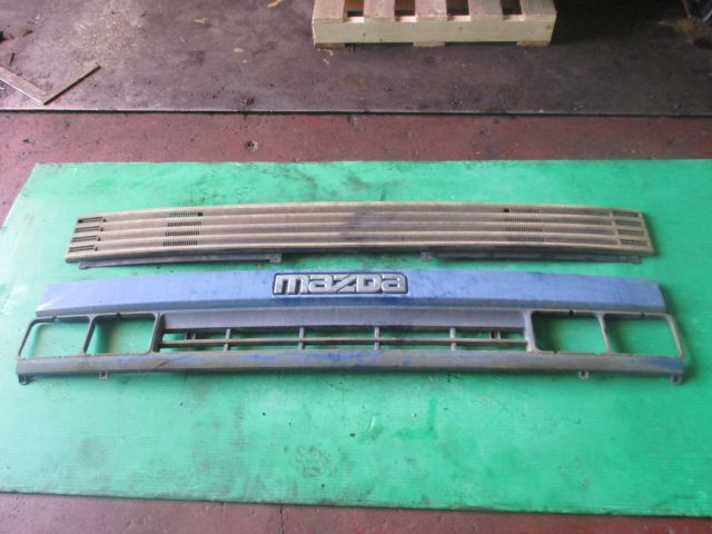 ラジエーターグリル