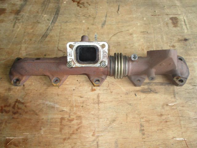 エキゾーストマニホールド