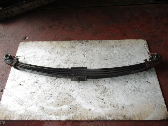 リーフスプリングAy(前右)