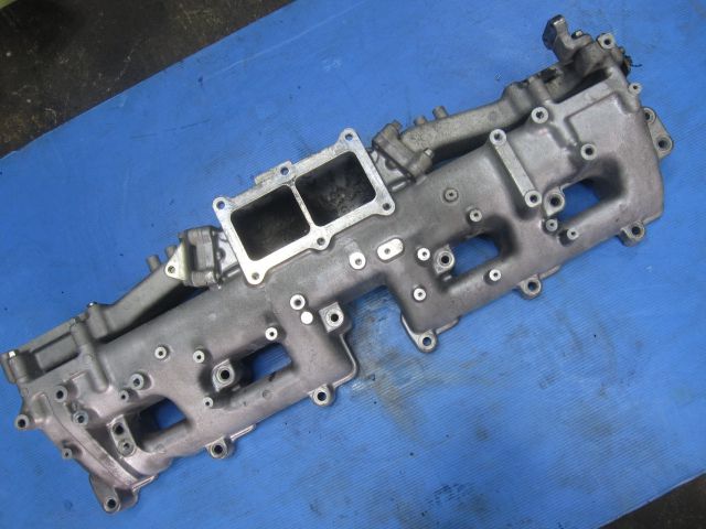 インレットマニホールド