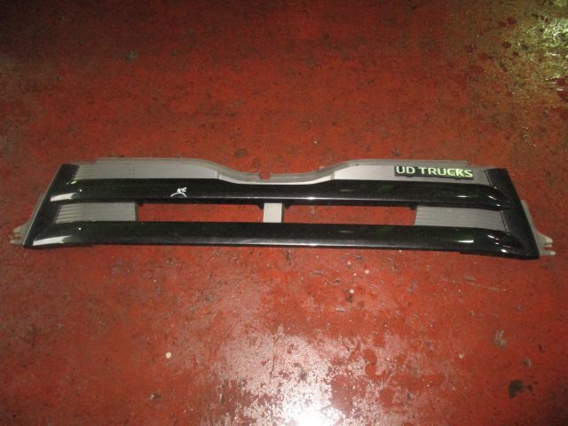 ラジエーターグリル