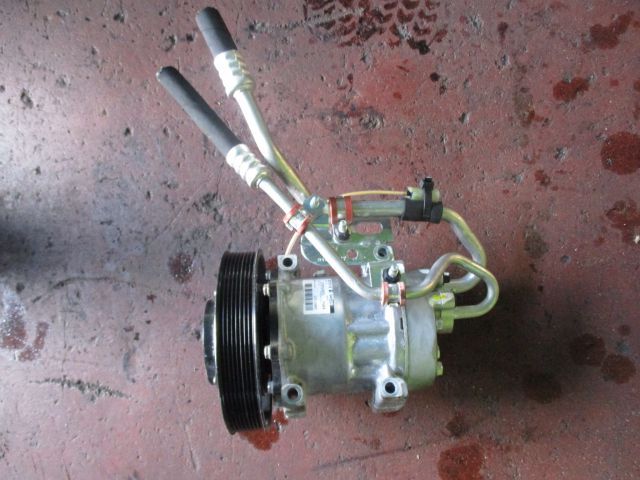 ACコンプレッサー