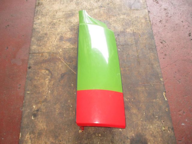 コーナーパネル(右)