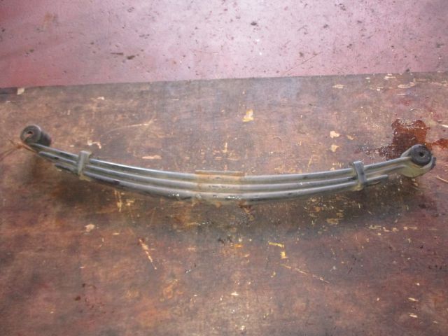 リーフスプリングAy(後左)